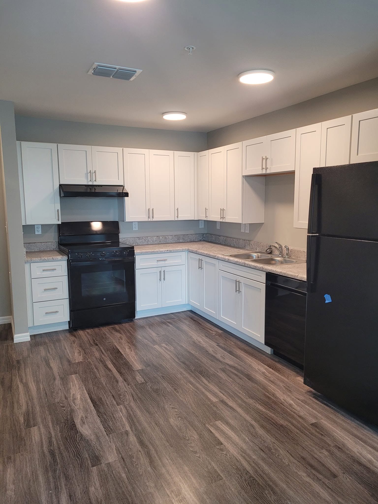 Ashley Square Ocoee — kitchen finishes